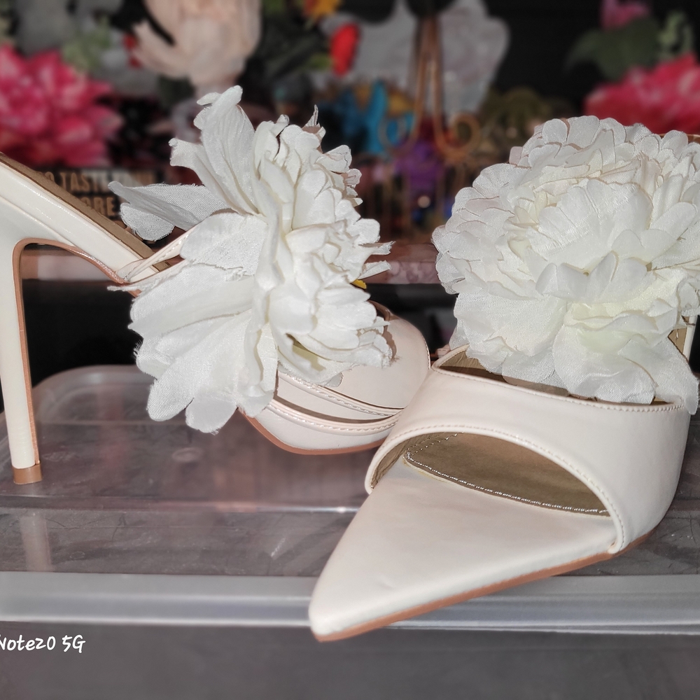 Elegant White Floral Women's Heels